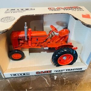 1989 Ertl Antique Case “VAC” Tractor 1/16 Scale Diecast Model NIB
